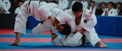 Clé de bras au judo : comprendre cette technique et ses règles de sécurité